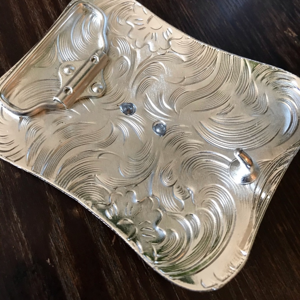 Buckle - Picture 2 of 3